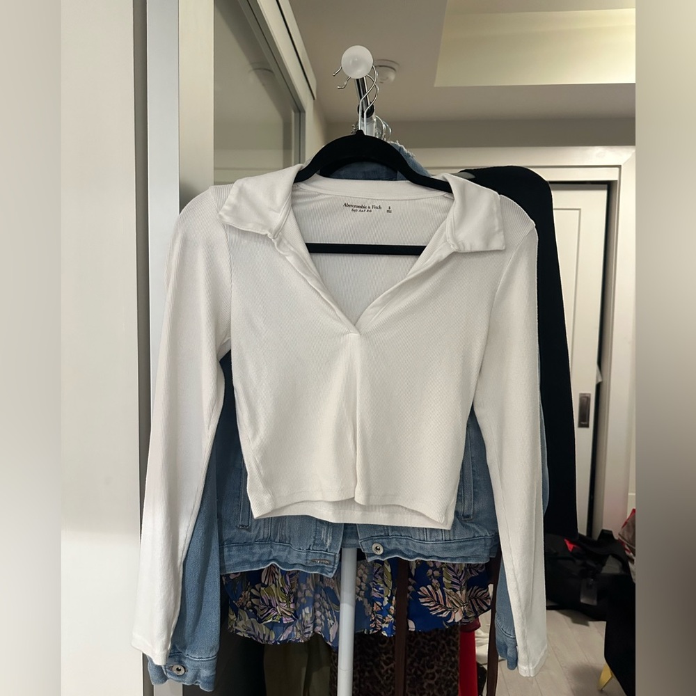 Abercrombie & Fitch White Collared shirt